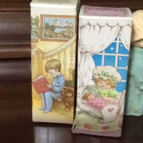 Vtg Avon Dreams Avon Boy & Girl/boxes bottles. - Picture 3 of 6